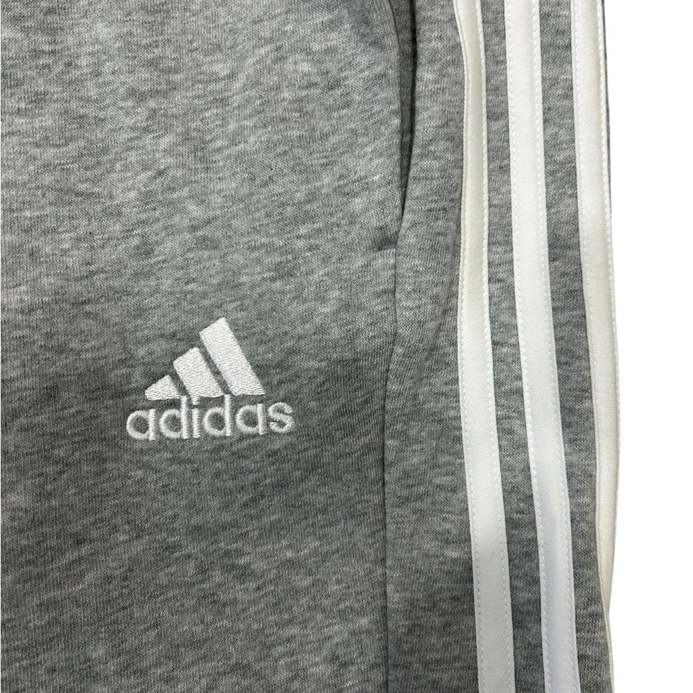 Adidas Mens Essentials 3-Stripes Fleece Joggers Grey Heather IJ6494 Size L NEW